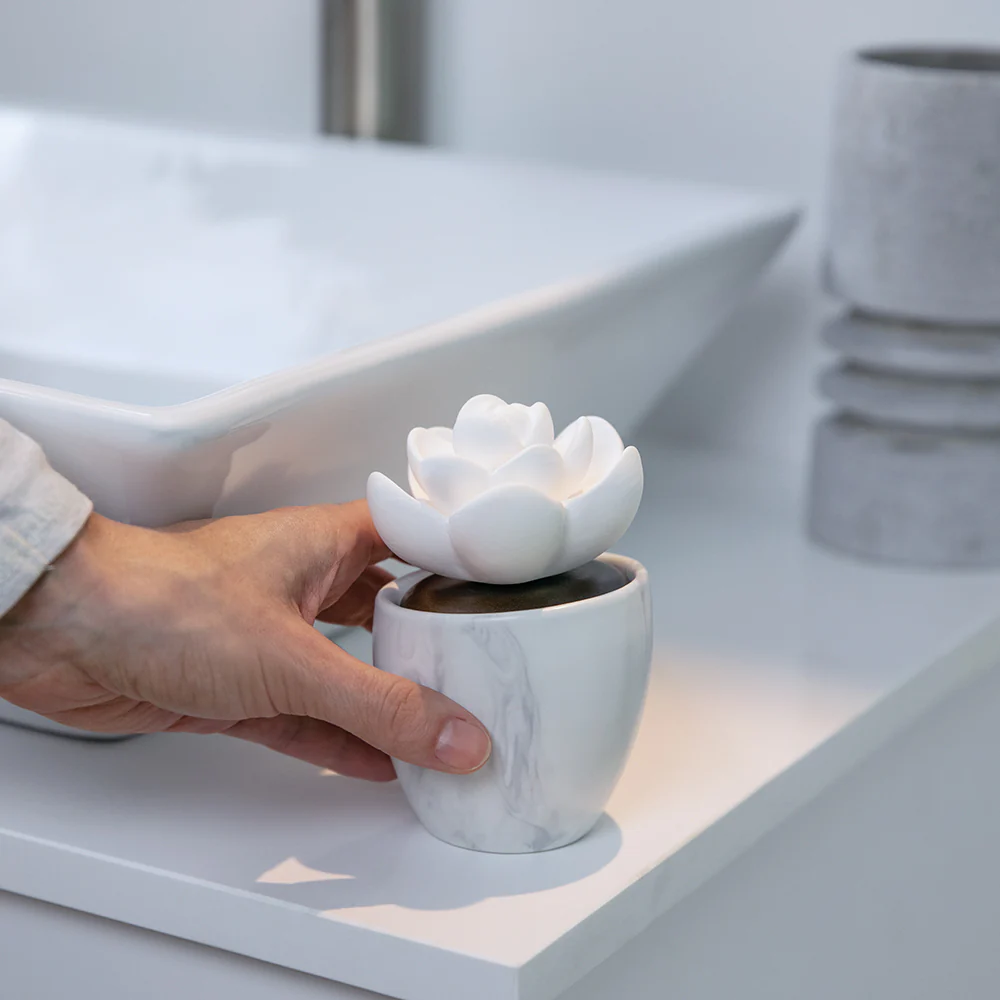 Lotus Leaf Porcelain Aroma Diffuser - Image 3